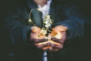 Read more about the article Dla kogo stała cena a dla kogo ceny/taryfy dynamiczne?